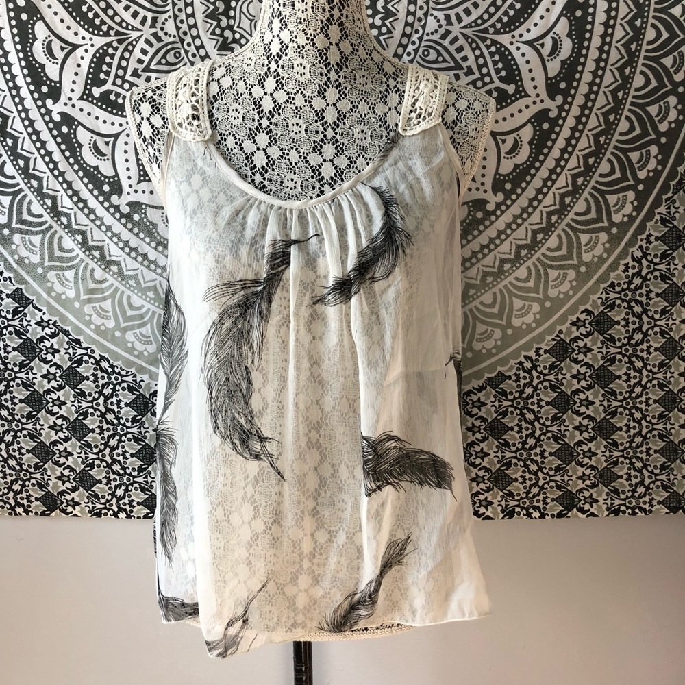 Lightweight Lacey feather tank